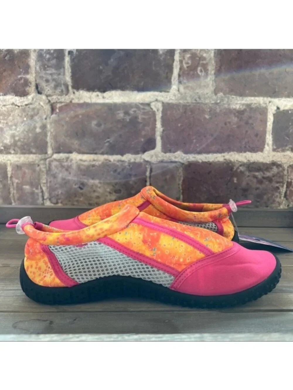 NWT Reel Legends Girls Pink & Orange Water Shoes Sz 4